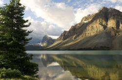 开云体育-铁壁与利刃，现代足球的集体与个人之舞