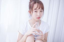 开云体育app-阿什拉夫的精准手术，一传一防间，为比利亚雷亚尔切开欧战胜利之路