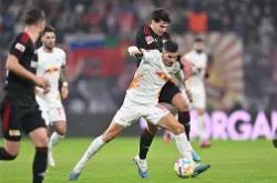 开云sport-莱比锡红牛绝地反击秘鲁，坎特绝境逆转