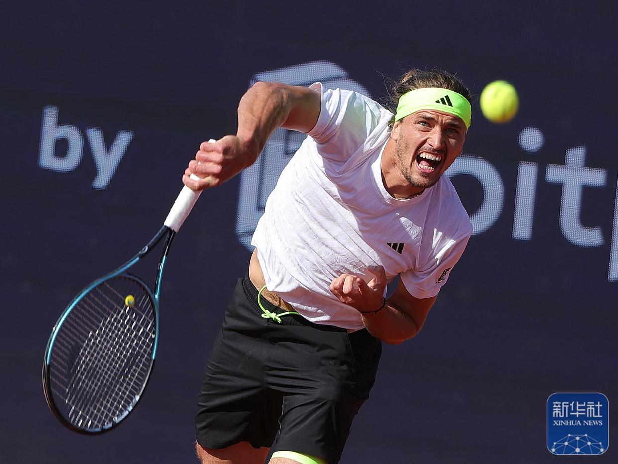 日本网球队轻取意大利网球队,兹维列夫高光表现的简单介绍 日本网球队轻取意大利网球队,兹维列夫高光表现的简单介绍