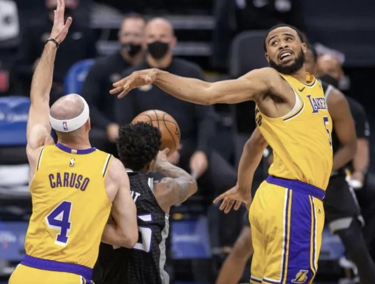 美国男篮横扫湖人B队,卡鲁索关键制胜 美国男篮横扫湖人B队,卡鲁索关键制胜