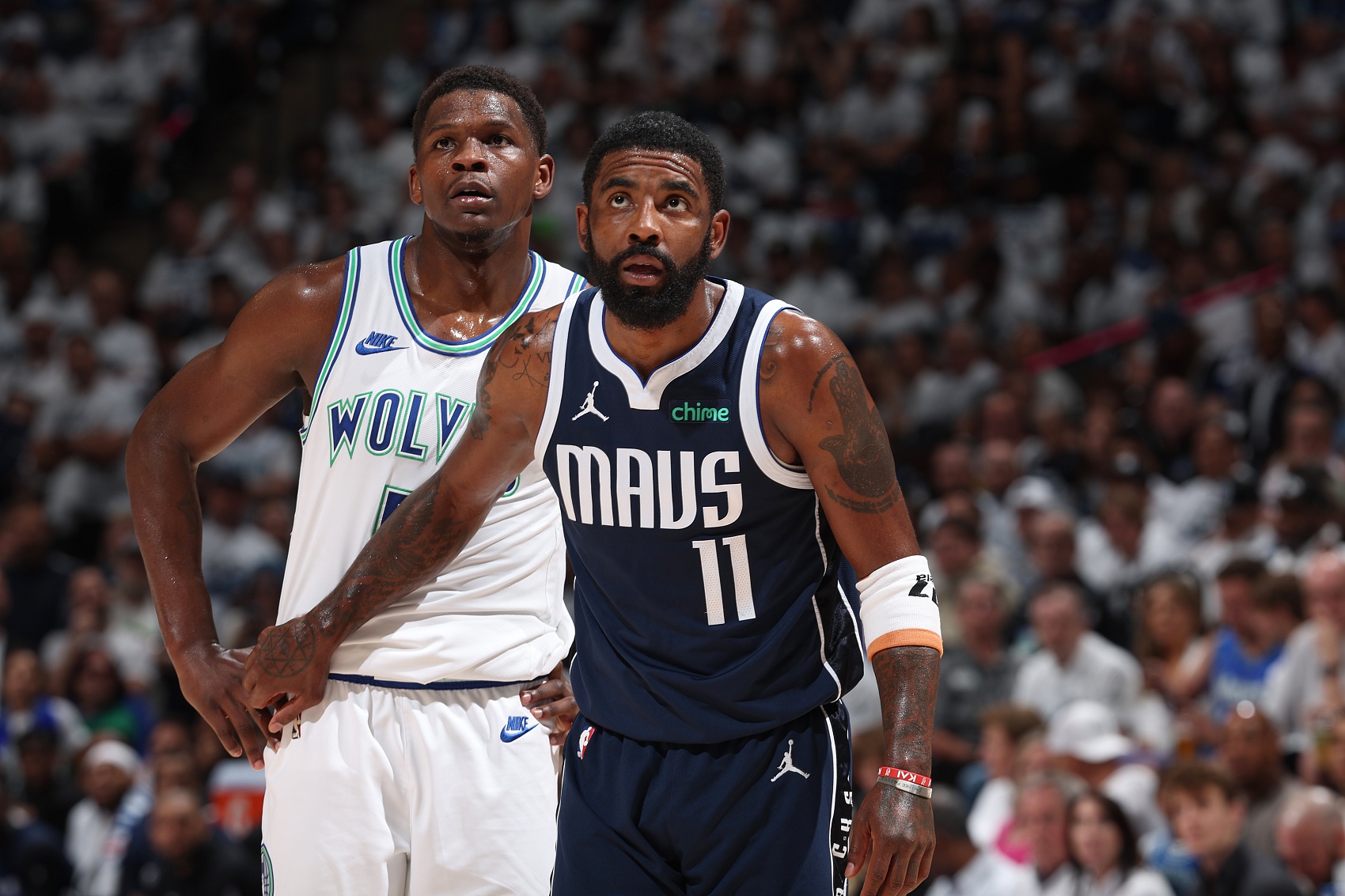 美国男篮完胜澳大利亚男篮，欧文制霸全场