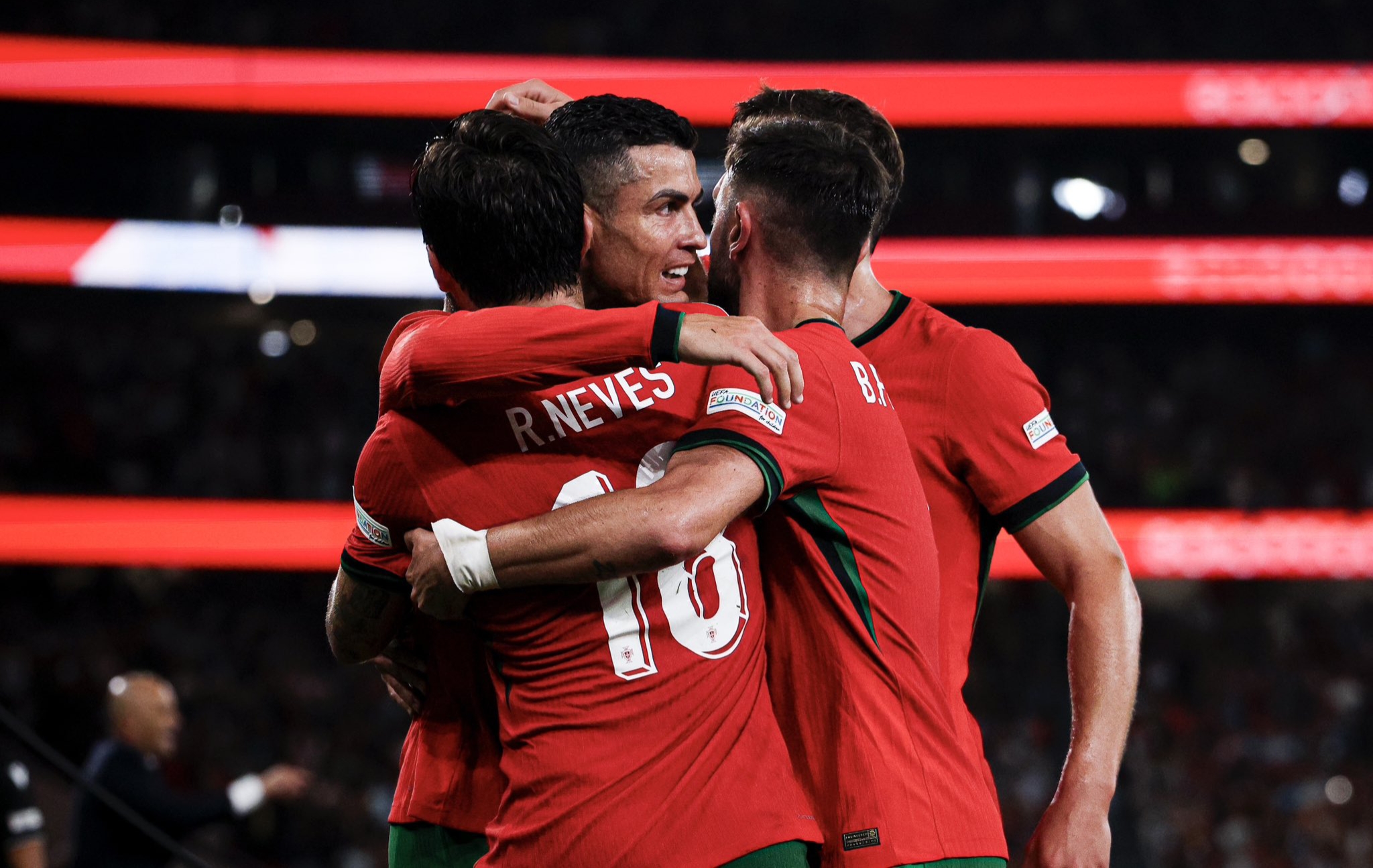 罗马绝杀荷兰，C罗带队取胜