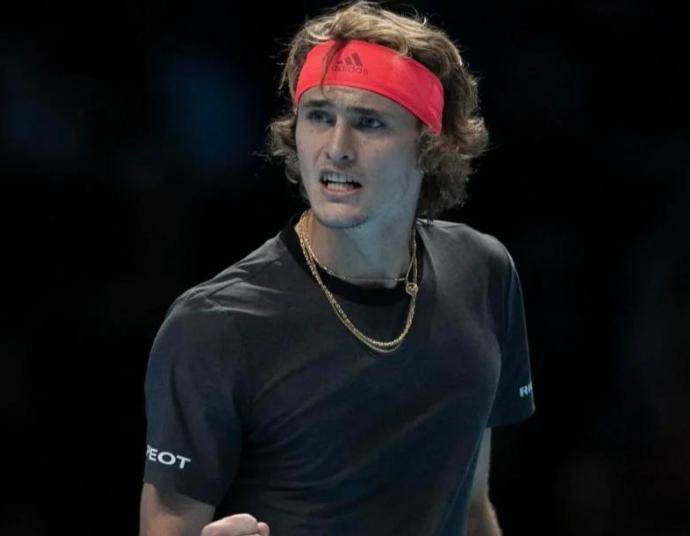 戴维斯杯逆转拉沃尔杯，兹维列夫统治全场