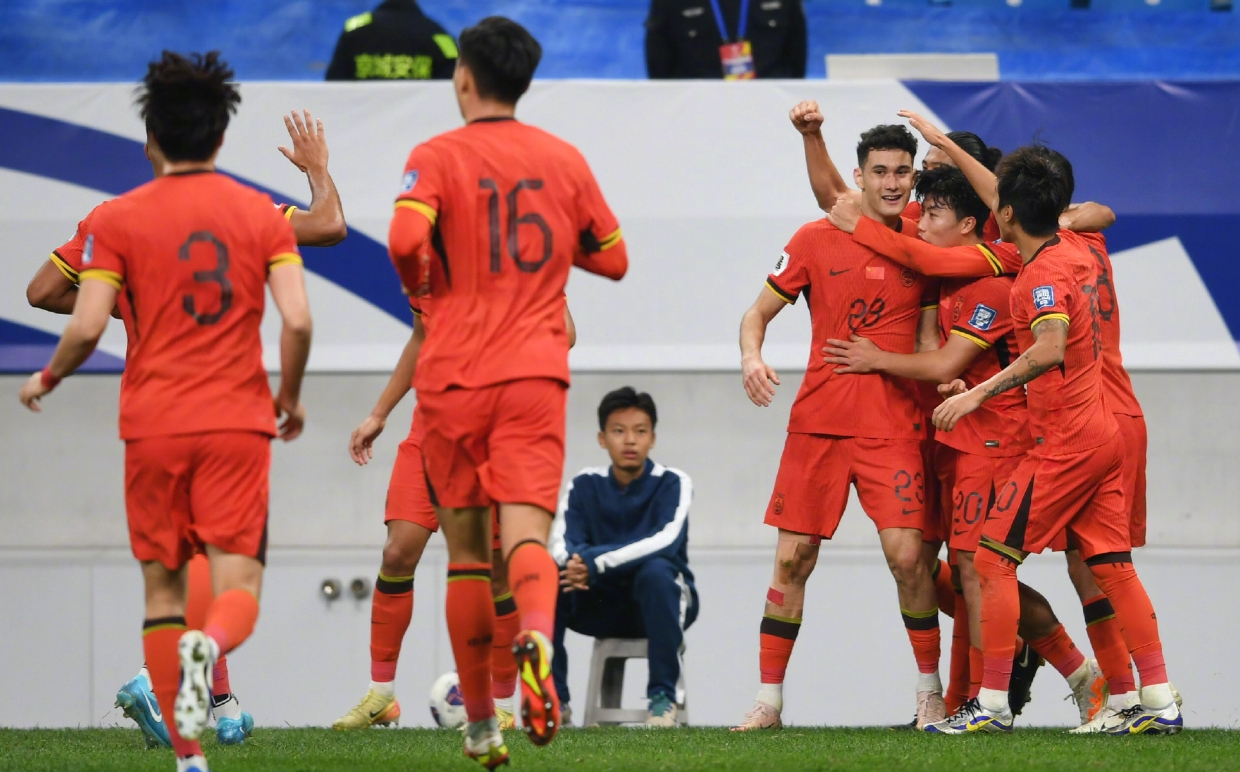 印尼队完胜丹麦队，郑思维关键制胜