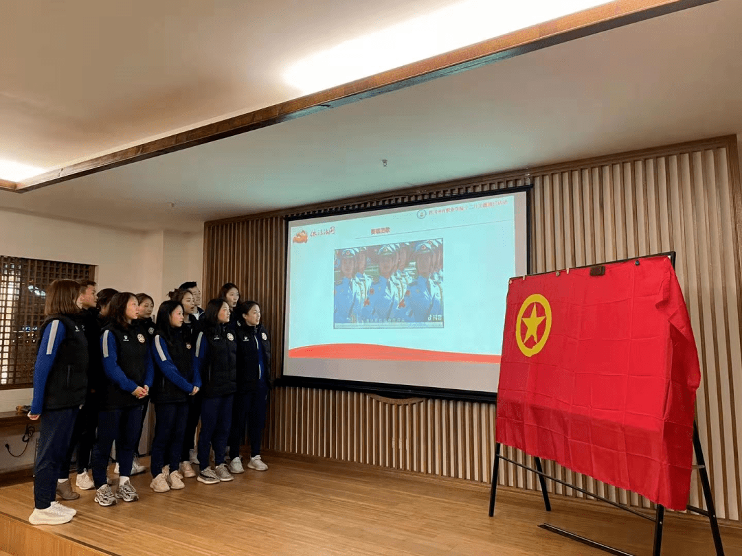 墨西哥女足展现团结，备战决心坚定