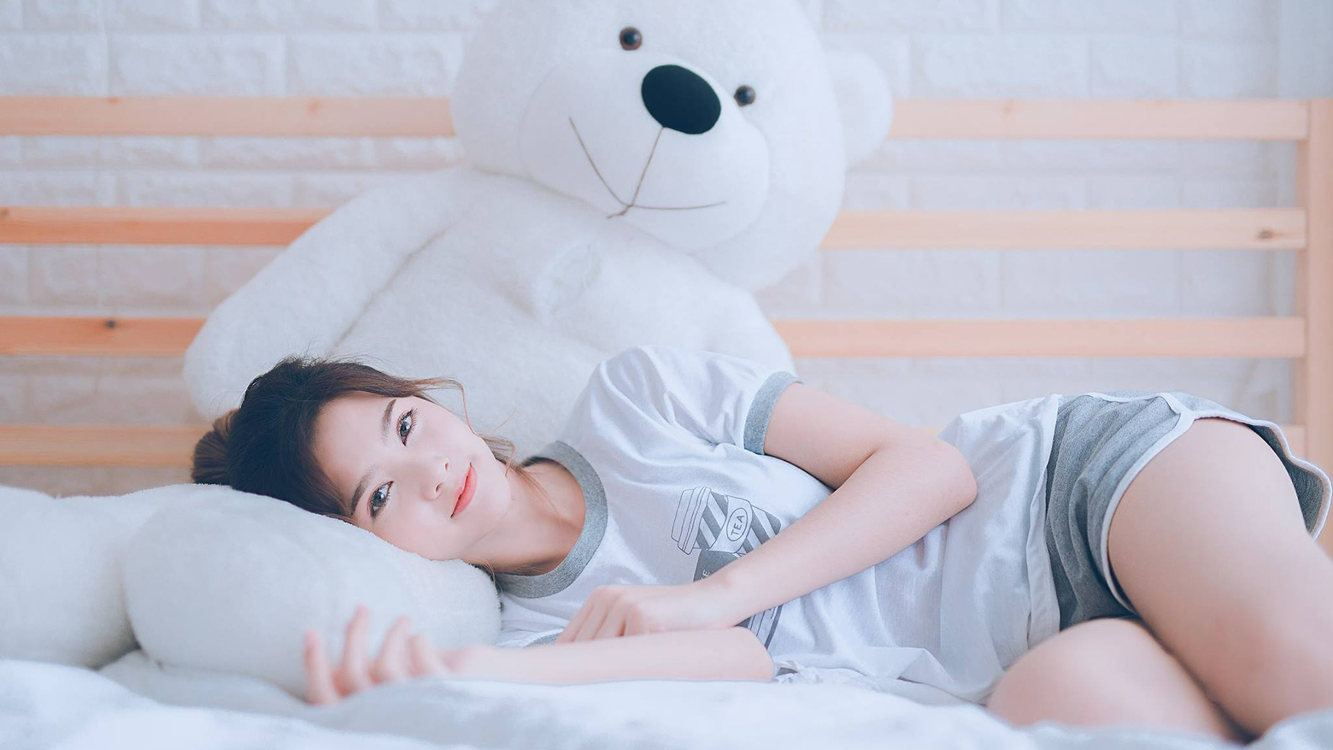 格列兹曼闪电两击终结悬念,比利亚雷亚尔3-0尼斯强势晋级欧联杯八强