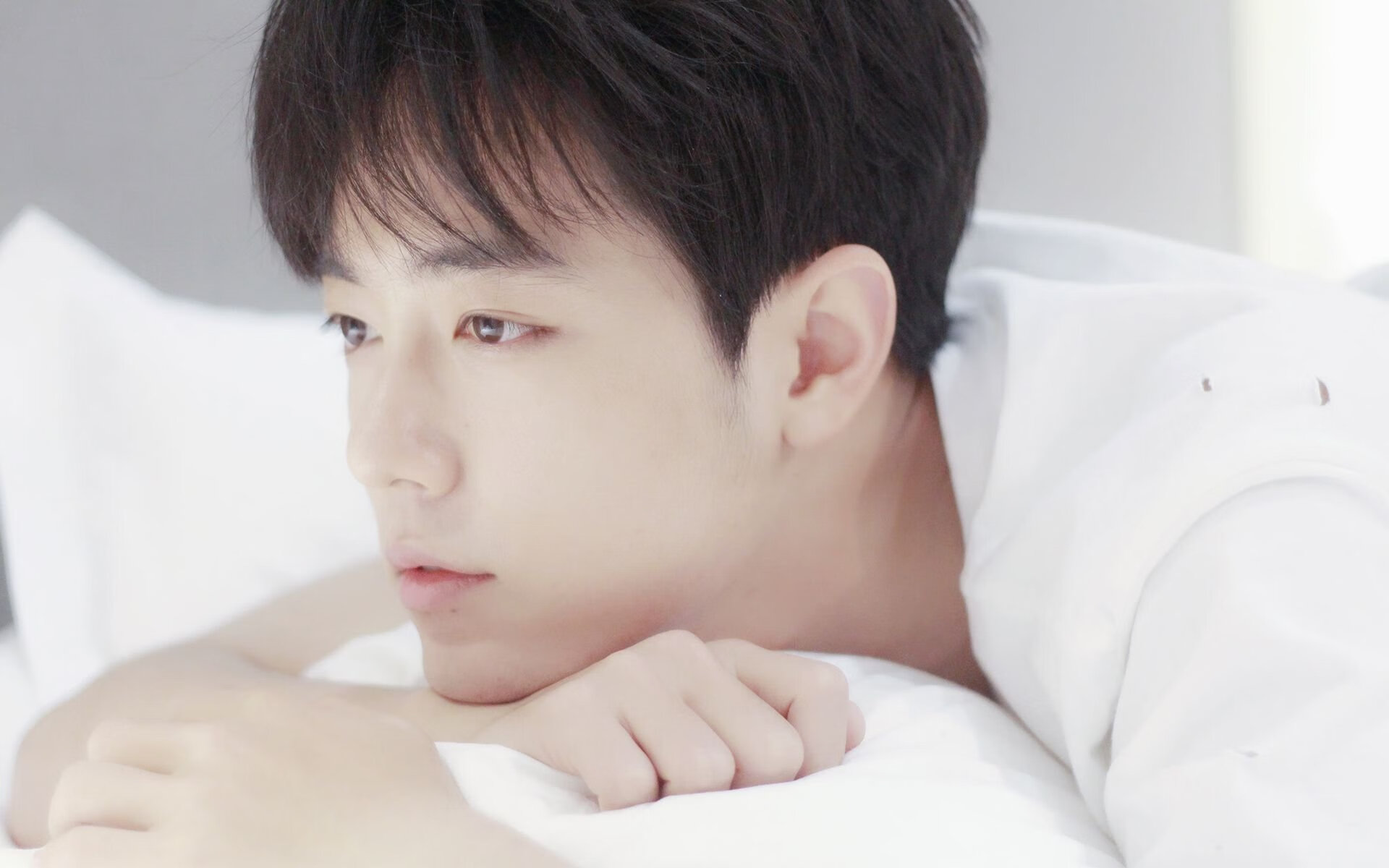 艺术碾压金属，曼联全面压制巴黎，斯通斯打出生涯统治之夜