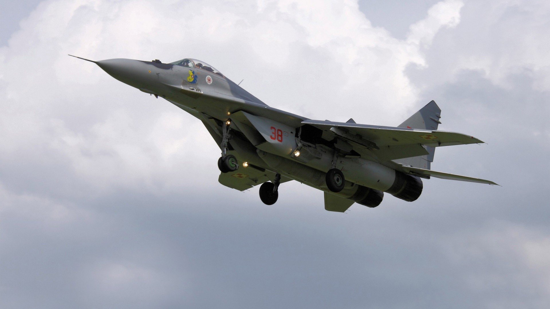 门神之壁与东欧铁骑，当爆发力遇上连续性压制